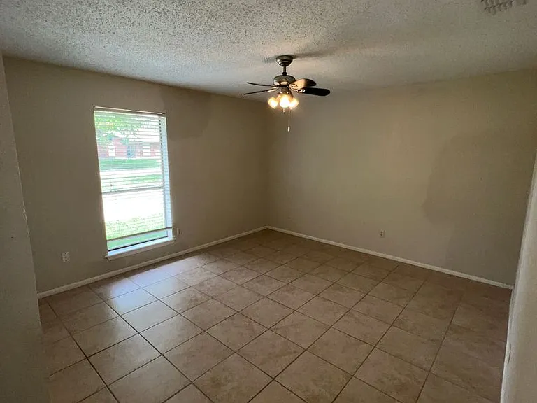 4929 High Meadow Dr — Photo 8