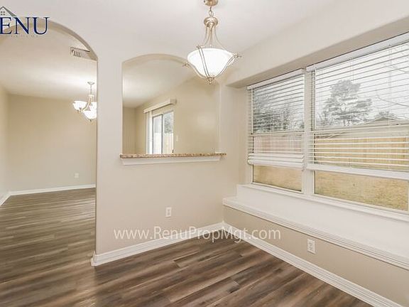 5th image of 2723 Whitinham Dr