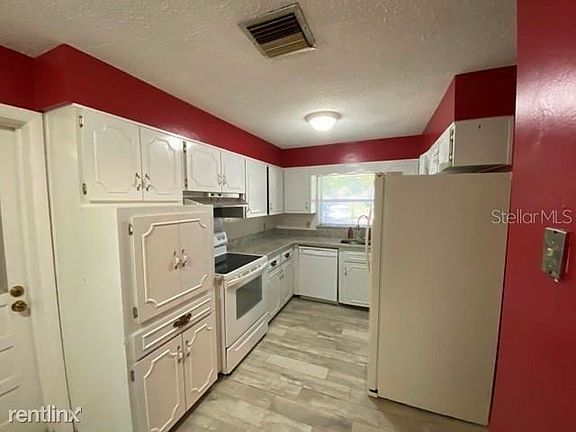 4th image of 2469 Whitehall Cir