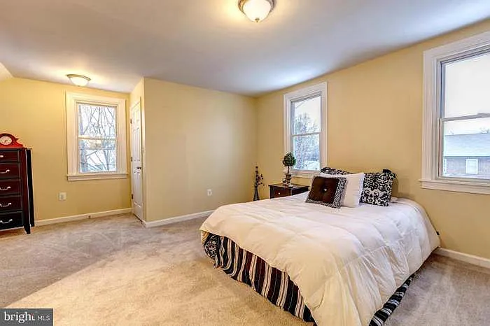 2305 Hamilton Ave — Photo 5
