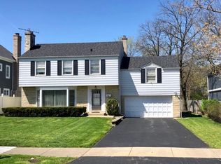826 Lenox Rd, Glenview, IL 60025
