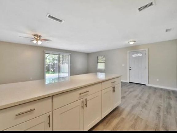 4th image of 206 9th St #A