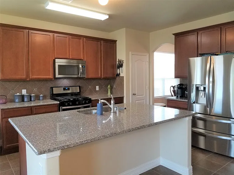 2566 Riverway Dr — Photo 7