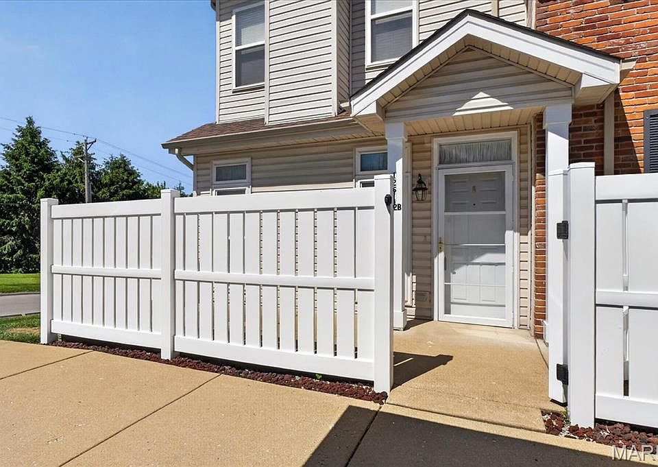 1st image of 1251 Gardens Circle Dr #2B