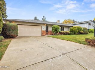 208 S 34th Ave, Yakima, WA 98902
