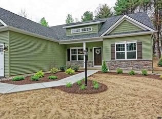 33 Devin Ct, Queensbury, NY 12804