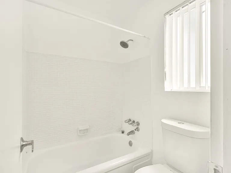 416 Santander Ave — Photo 23