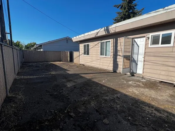 Vine Maple Triplex, 802-806 SE Queen Ave, Albany, OR 97322