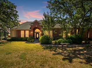 9439 Saint Johns Ct, Pilot Point, TX 76258