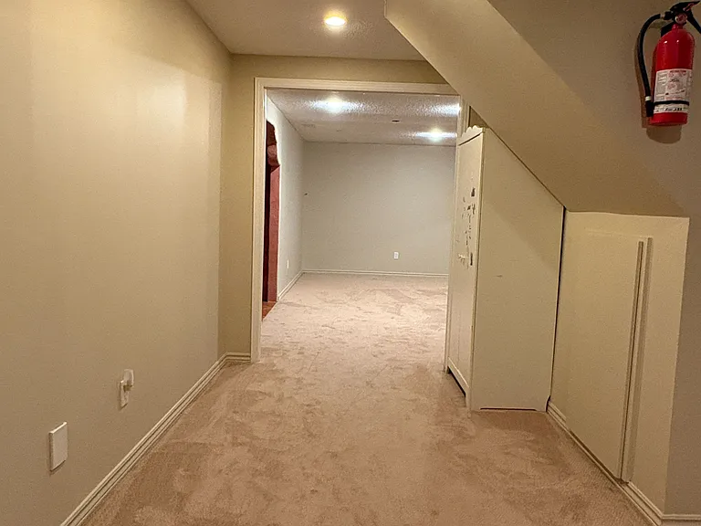 2323 Towne Blvd — Photo 31