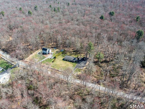 5th image of 640 Wolf Den Road