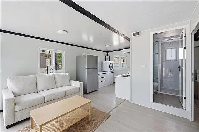 2 bed, 1.0 bath, 400 sqft, $950 — Photo 2