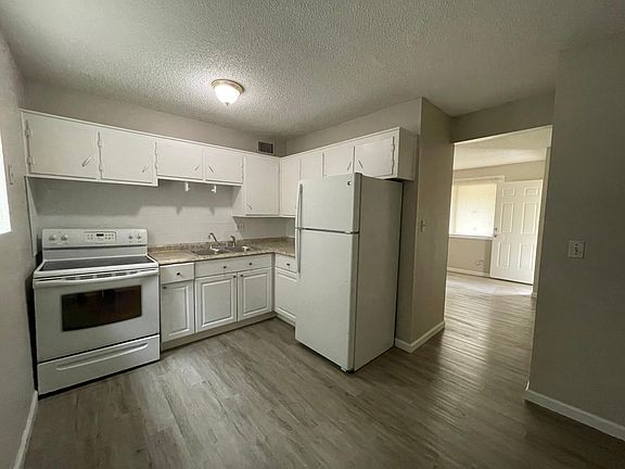 4th image of 1420 N 55th St #A