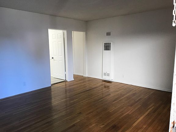 3rd image of 3794 Rosewood Ave APT 2