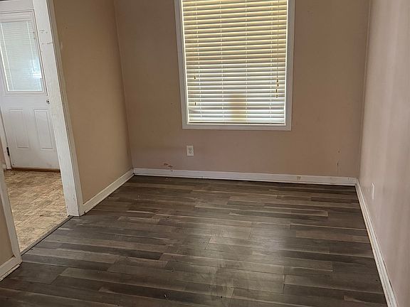 3rd image of 3889 Tuggle Rd