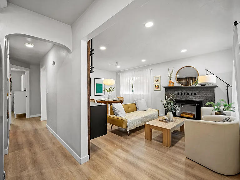2215 W Kootenai St — Photo 14