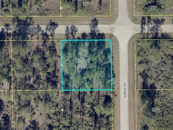 3706 E 9th St, Lehigh Acres, FL 33972