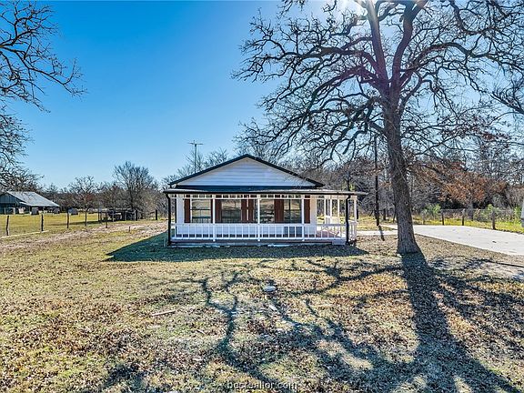4th image of 318 Giebel Ln