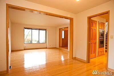 2nd image of 17131 NE 37th Pl