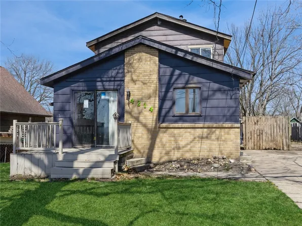 4214 E Douglas Ave, Des Moines, IA 50317