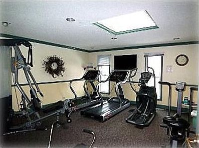 fitness center 
