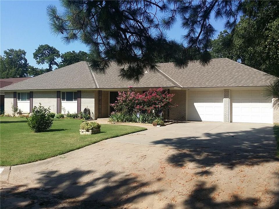 1st image of 1609 N Markwell Pl