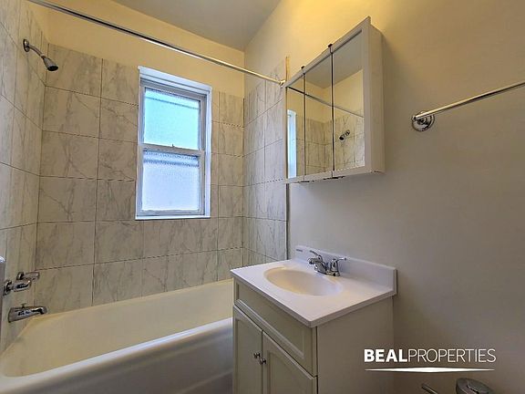 4th image of 4631 N Paulina St #415