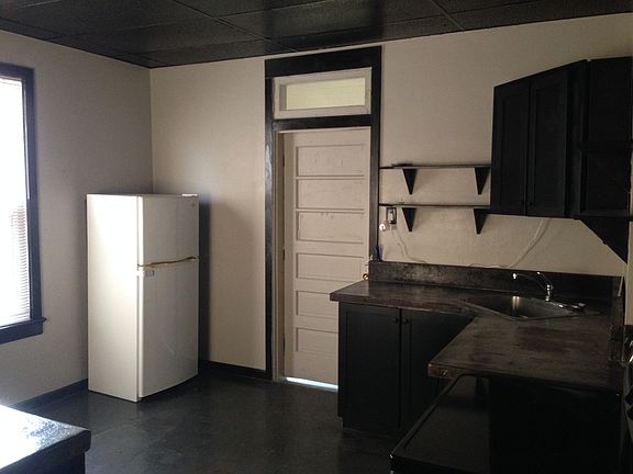 3rd image of 21 Livingston Ave