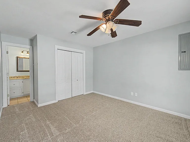 300 Cheyenne Dr — Photo 11