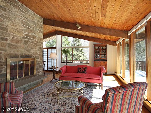 2nd image of 9725 Schreiner Ln