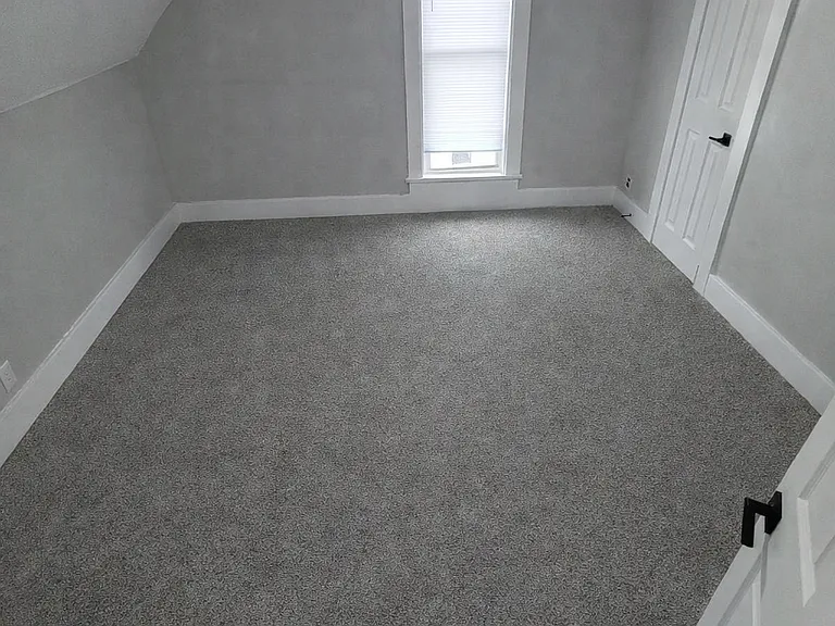 1115 N Bell St — Photo 3