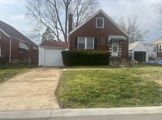 8955 Mayfield Ct, Saint Louis, MO 63136