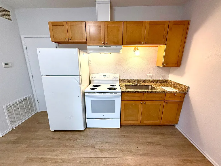 816 Rivas St — Photo 6
