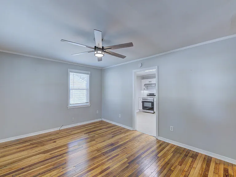 322 S Kilbourne Rd — Photo 6