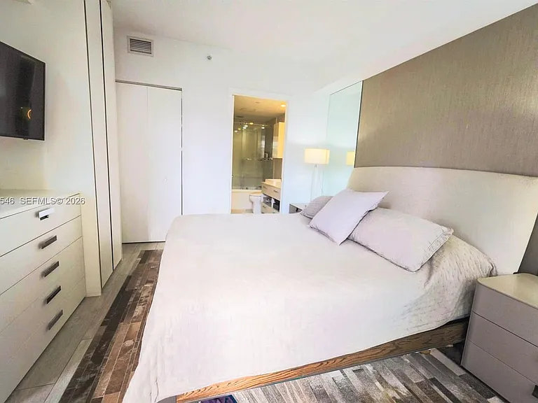55 SW 9th St #1001 — Photo 17