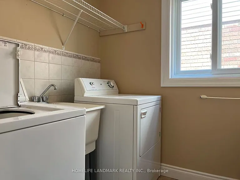579 Violet St — Photo 13