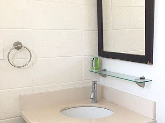3rd image of 920 Kaheka St APT 6
