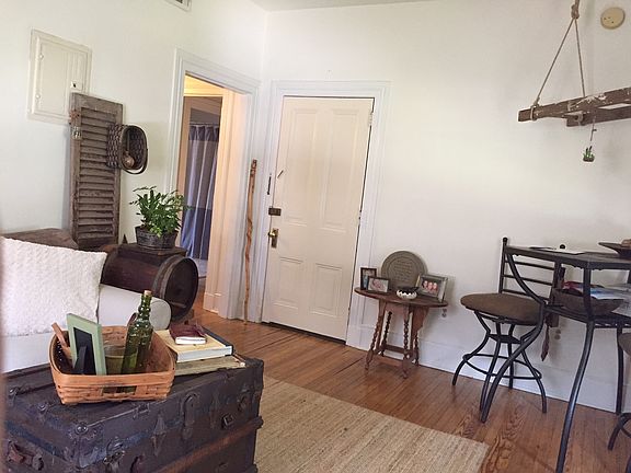 2nd image of 424 N High St APT 4