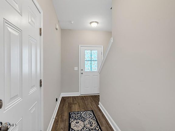 5th image of 361 S Stingray Lane