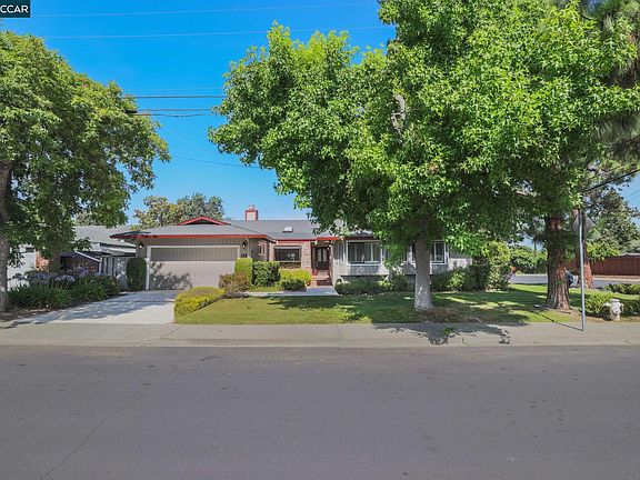 3rd image of 185 Rock Oak Ct