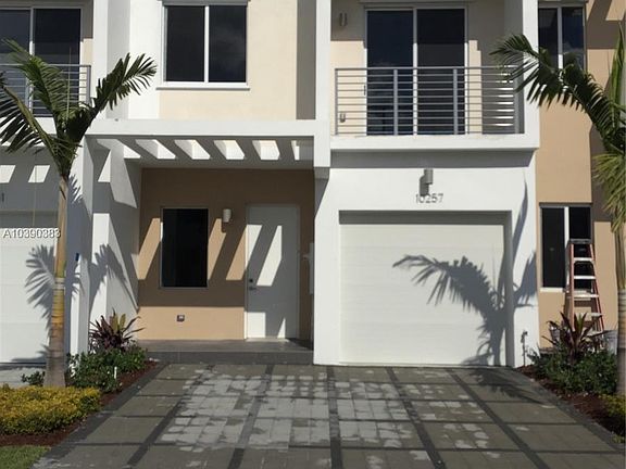 3rd image of 10257 NW 72nd St #10257