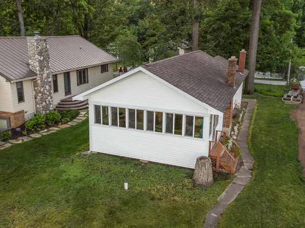 375 W 320th Ln N, Angola, IN 46703