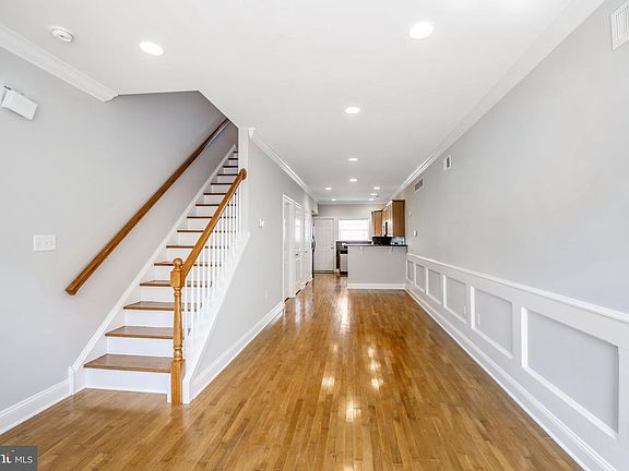 4th image of 2631 Ellsworth St