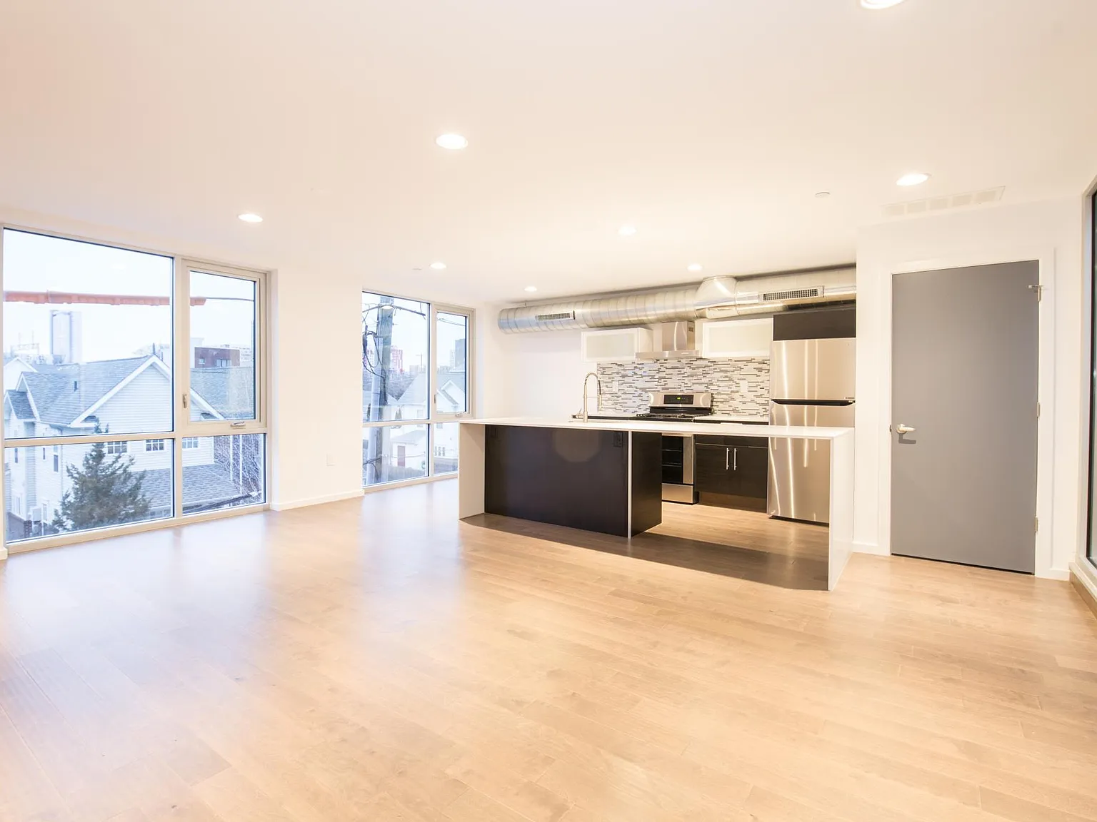 2 bed, 1500 sqft, $2,200 — Photo 3