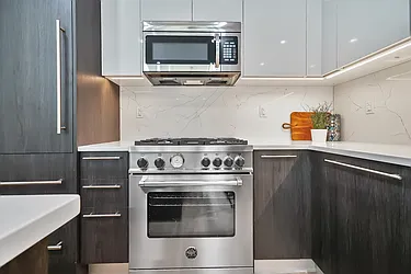 Sold by Avenue Sotheby's International Realty