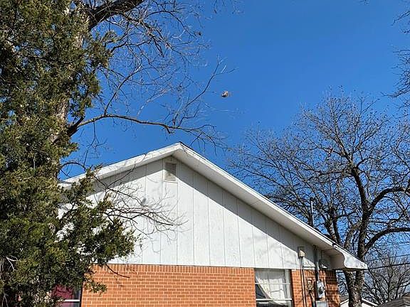 3rd image of 704 N Mason St