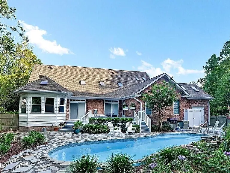 8825 Sawmill Creek Ln — Photo 20