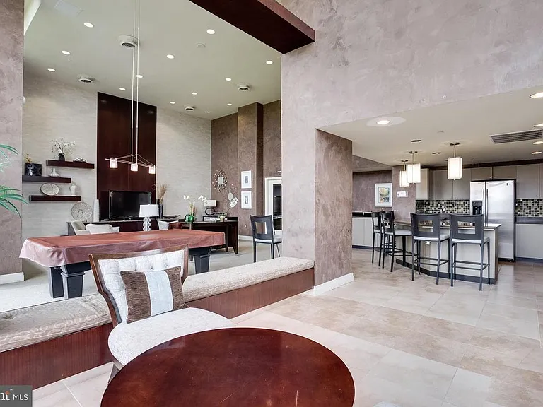 2451 Midtown Ave #16 — Photo 34