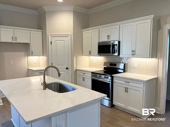 2nd image of 1733 Breckinridge Pl
