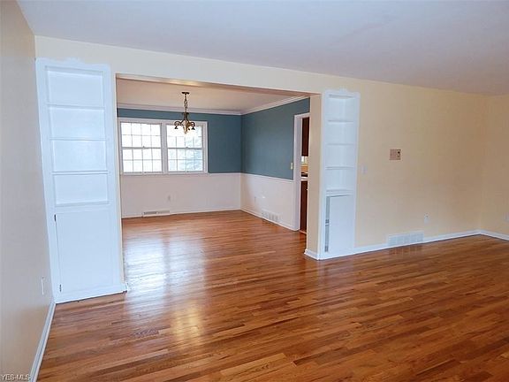 5th image of 3436 Forest Lake Dr